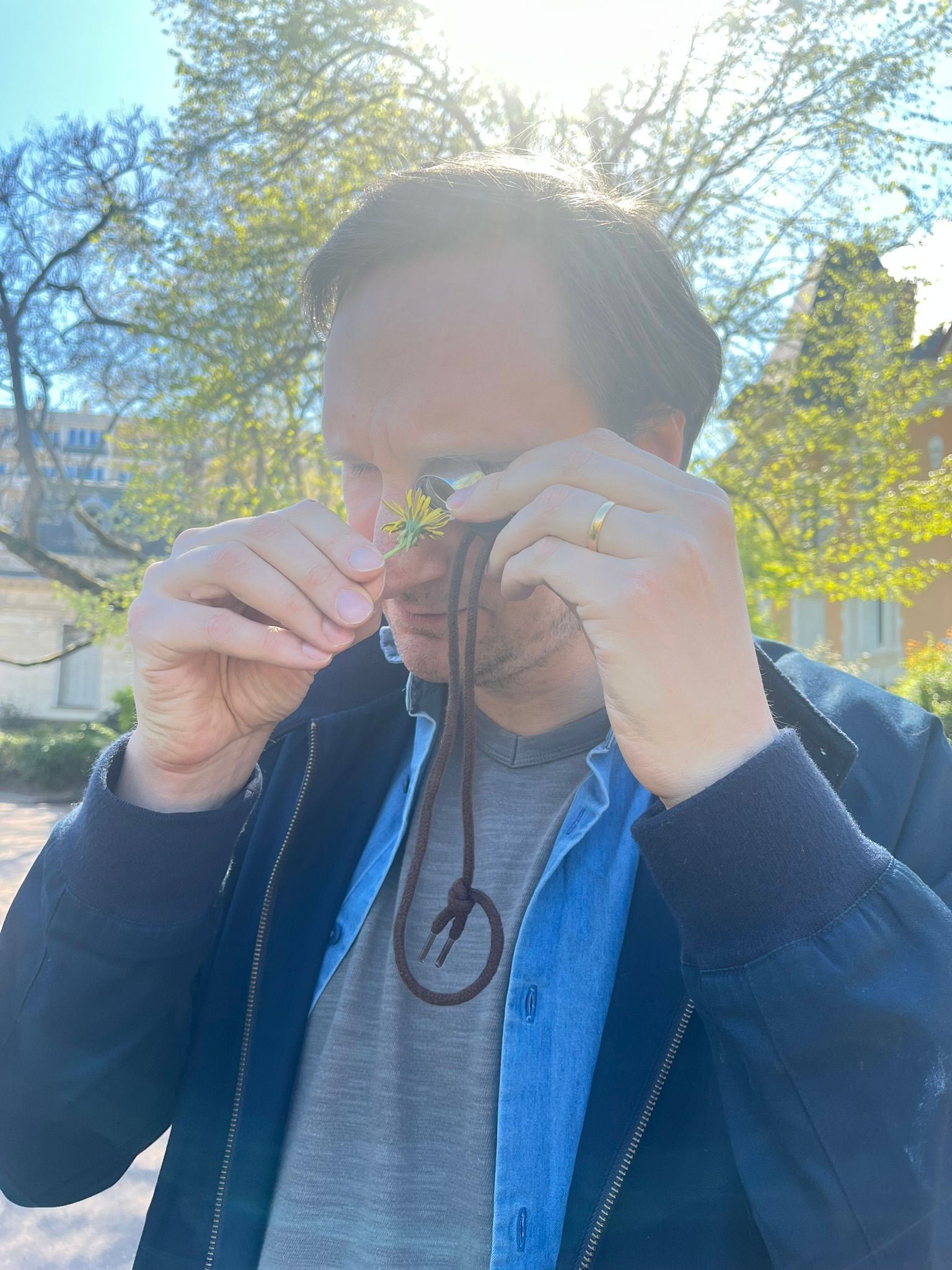 Emmanuel loupe de botaniste